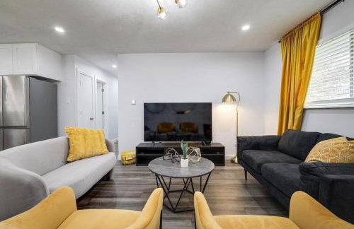 Upscale 3BR 2B Cozy Home with Pool & Grill - Foto 10