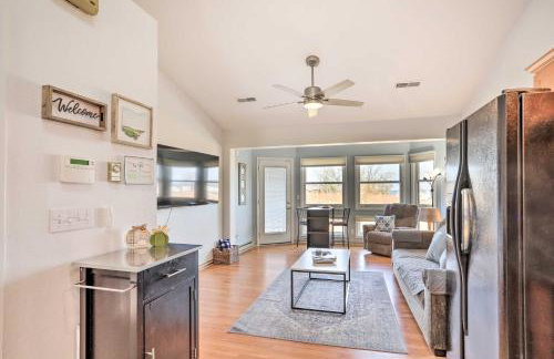 Quaint Couples Escape Pool, Near Lake Erie! - Foto 1