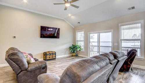 Lakefront Leesville Retreat w/ Private Dock! - Foto 5