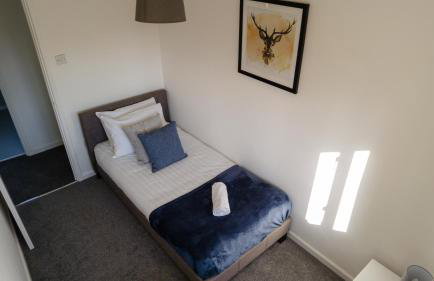 The Snug, ideal for sporting events and city breaks, hidden nook in the Heart of Newcastle, with parking, Wifi, Smart Tv, close to all local travel links - Foto 32
