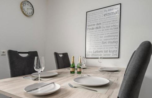 Elbling Appartement for 4 People - Billiards - 2 Bedrooms - 2 Bathrooms - Balcony with Mosel View - Parking - Wine Barrel Bar - Fully Equipped Kitchen - Netflix - WaipuTV - 3 km from Cochem - Foto 19