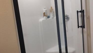 2 bdrm, Walking distance to all - Foto 2