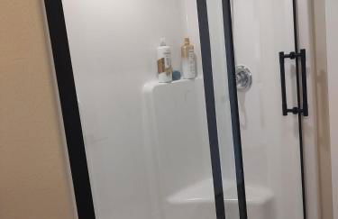 2 bdrm, Walking distance to all - Foto 2