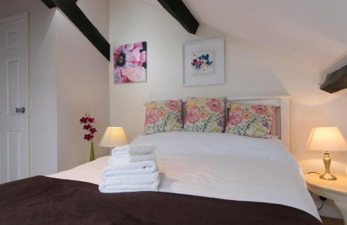 Awelon Holiday Cottage sleeps 10, Hot Tub, Log Burner, North Wales, Porthmadog - Foto 6