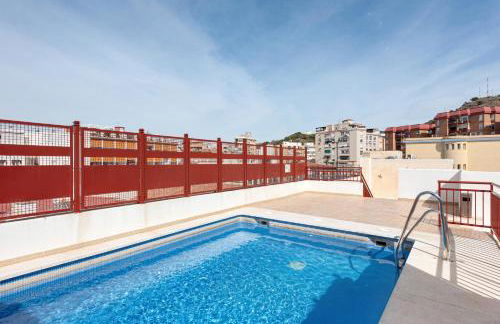 Piscina, patio privado y aparcamiento - Foto 31