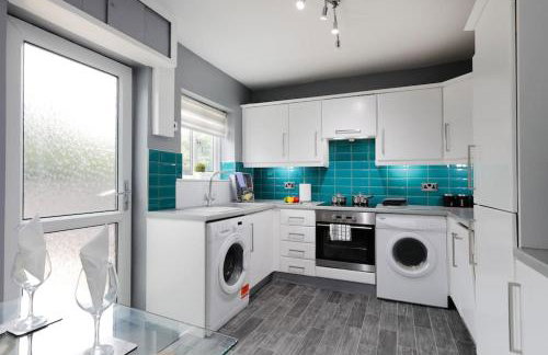 Comfy stays, Rotherham for contractors & Families, spacious, conservatory, free parking, wifi, 3BDR - Foto 23