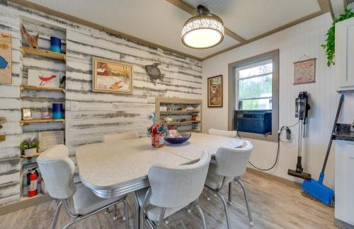 Lakefront Michigan Abode with Deck and Fire Pit! - Foto 7