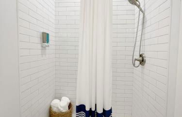 New! Stylish 1900s Renovated Duplex Apartment Building Near Forsyth & River St - Foto 14