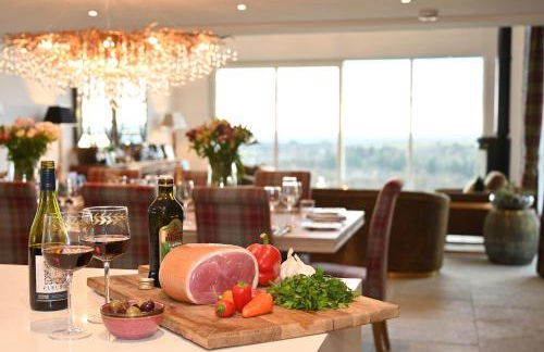 Kipney Farmhouse with hot tub - Photo 9