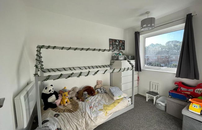 Impeccable 2-bed Apartment in Eastleigh - Foto 5