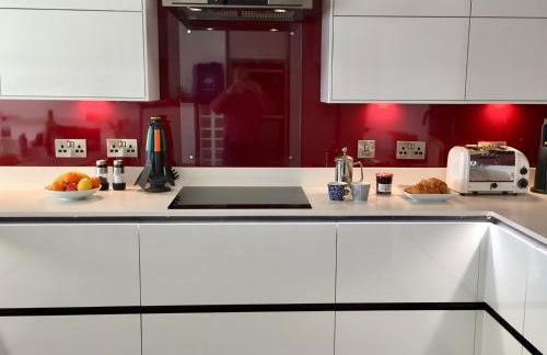 Stylish Sea View Apartment with Parking - Foto 13