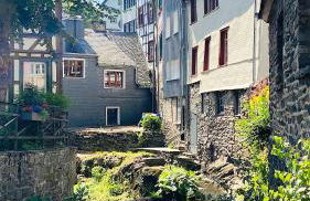 Monschau-Auszeit: Historisch wohnen direkt am Bach - Foto 15
