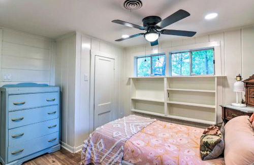 Upscale Dickinson Getaway with Yard on 1 Acre! - Foto 24