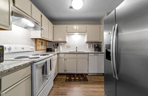 Quiet 2 Bedroom Condo In Greensboro - Photo 22