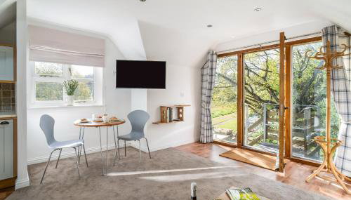 The Loft - Photo 3, Garden