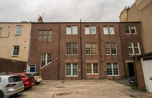 2BD Loft Style Apt - Edinburgh - Free Parking - Pass the Keys - Foto 59