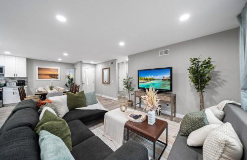 Entire Private Home with 3 Bedrooms 2 Bathrooms, Hot Tub, Garage, King Bed, Available Now - Foto 35