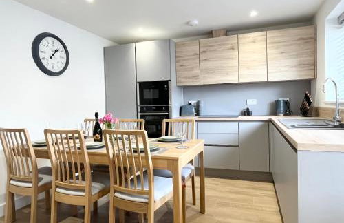 Kerensa 3 bed townhouse located close to the beach with Parking - Photo 16