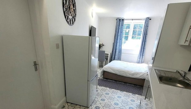 Annexe Studio private entrance, hallway and parking - Foto 2, Quarto