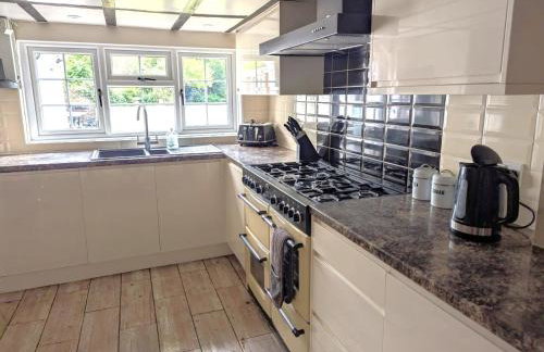 Beautiful Thatched Cottage with Outdoor Pool, Secure Garden, Dog & Family Friendly! Chichester Holiday Properties - Foto 7