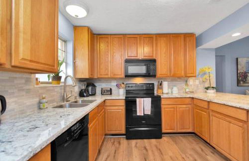 H Town Hideout SLPS 10 KingBD Fire Pit - Foto 15