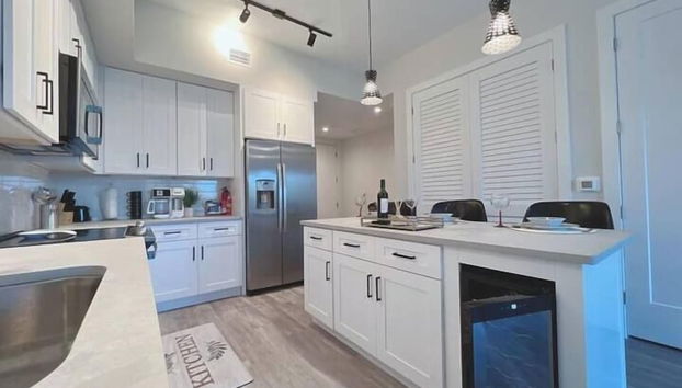 Lux property great for 1 to 8 Guests-family trip ,5Beds 2Rooms Staycation with Gym and EV, proximity to Downtown and Beaches - Foto 2, Imagen principal