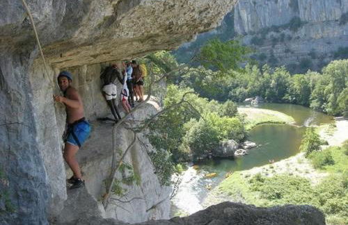 Lovely house with grass garden, shared swimmingpool, next to the river Ardèche - Foto 28