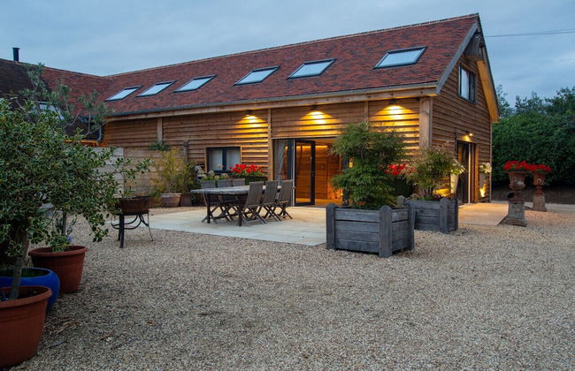 Owl Barn in Oxford With 5 Bedrooms and 5 Bathrooms - Photo 1