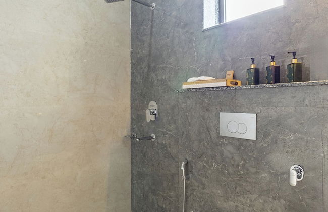 ELIVAAS 5 BHK With Pvt Pool - Zenora - Foto 58