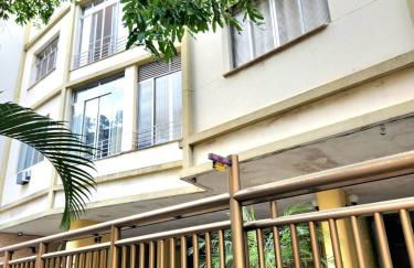 Complete studio one block from Flamengo beach - Foto 26