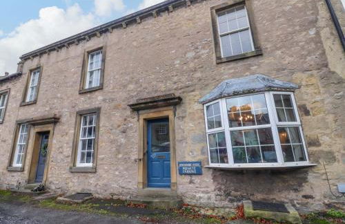 Devonshire House - Photo 1