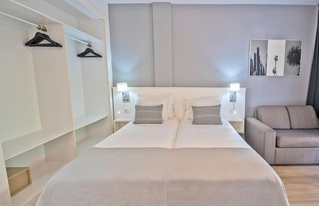 Coral California - Photo 16