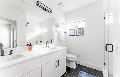 Luxe East Downtown 3BR Condo, Walk to Bars, Restaurants, Shops - Foto 10