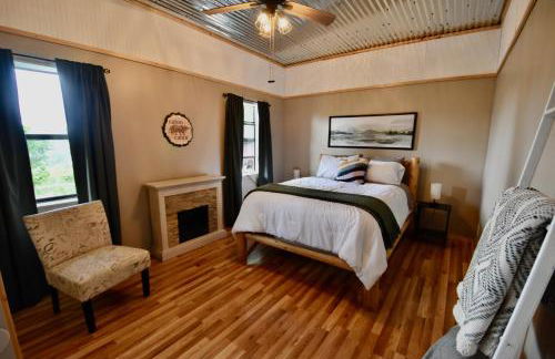 East Tennessee Family Mountain Retreat with Private Vineyard - Photo 25