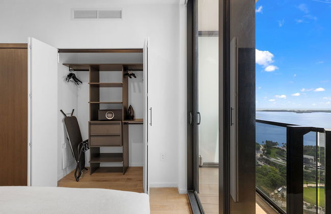 Luxury Studio Panoramic Outlook - Photo 15