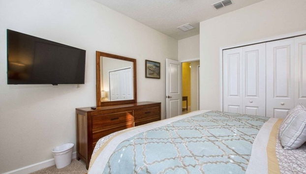 Storey Lake-6 Bedroom Pool Home - 1675STR 6 Home by RedAwning - Foto 3, Habitación