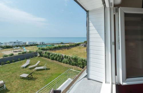 Tipoz'Immo - Maison de la Baie - vue mer et accès direct à la plage - animaux bienvenus - wifi inclus - linge inclus et lits faits - terrasse et jardin clos - parking gratuit - proche des commerces et des attractions touristiques - Foto 14