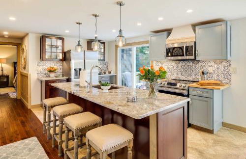 11 Mi to Slopes! Poconos Lake House with Beach - Foto 10