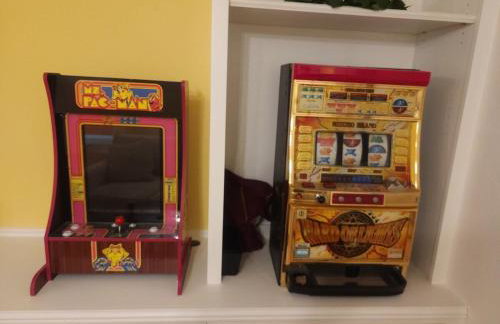 Medford Home And 2 Condos With Pool - Photo 49