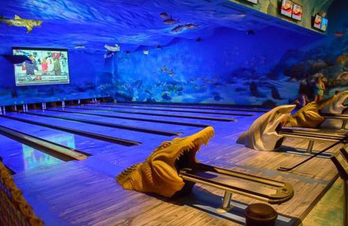 Breeze- New 2 blocks to beach - Sleeps 26 - Pool - Foto 41