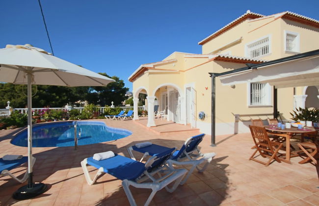 Sunny 3BR Villa w/ Endless Views & Heated Pool - Walk to Beach & Dining - Foto 26