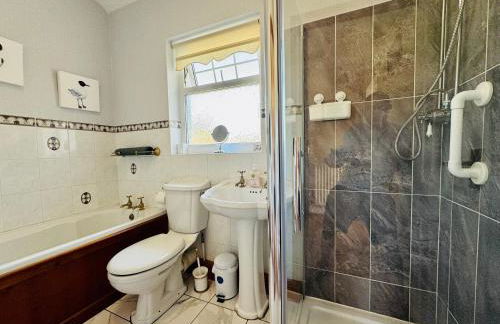 TIRNANT- 3 Bed - GROUND FLOOR ROOMS -DOG FRIENDLY - Photo 22