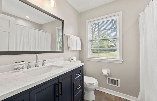 Beautiful Newly-renovated Home in Indian Hills - Foto 26