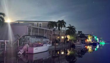 Pelican's Roost, Waterfront comfort at Venture Out - Foto 2