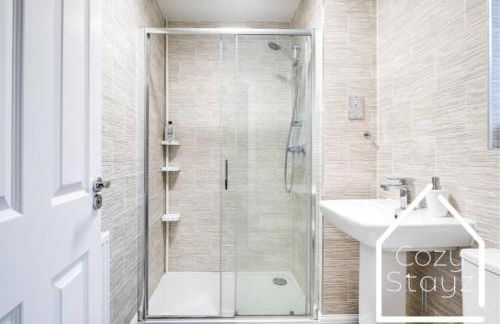 Newly Stunning City Centre Home by Cozy Stayz - Foto 6