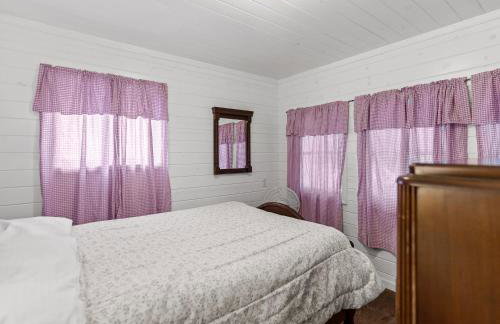 Cottage with Private Lake Access! Short distance to town - Foto 14