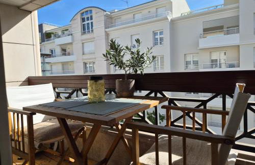 Studio climatisé avec balcon proche Champs-Élysées - Foto 2