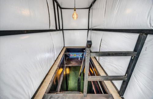 Underground Bunker - Photo 18