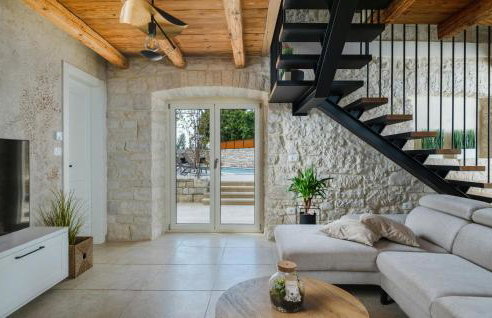 Nice Home In Zminj With Sauna - Photo 29