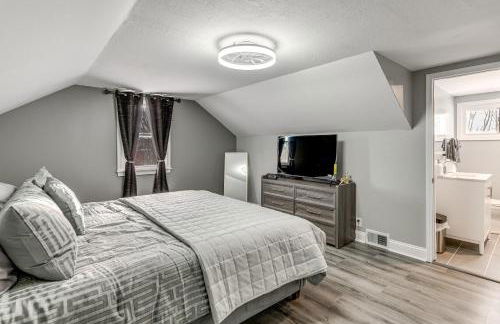 Newly Remodeled! Upscale Home in Buffalo Suburbs - Foto 13